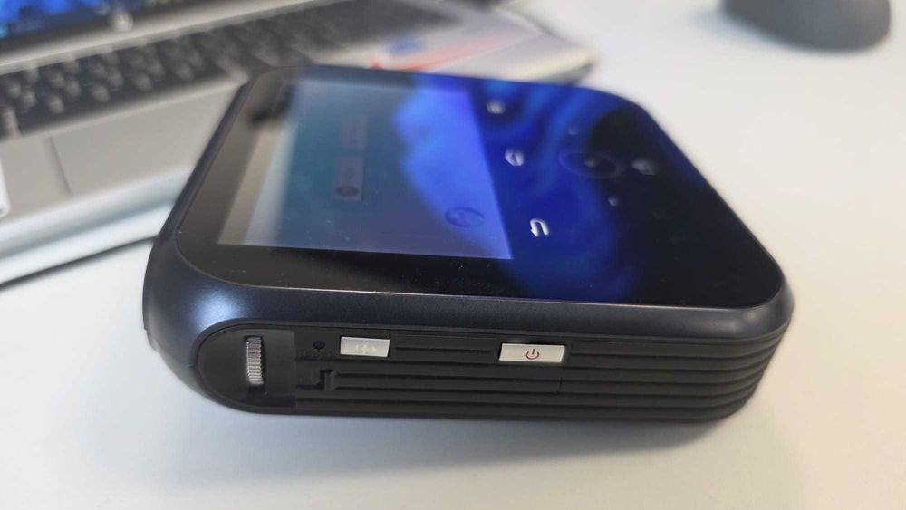 Mini proiector ZTE MF97W