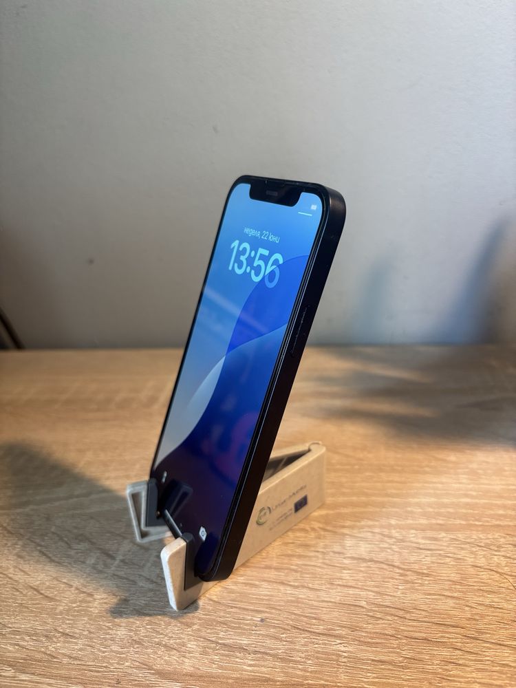 iPhone 12 64GB Черен – Отлично състояние, оригинален, с кутия