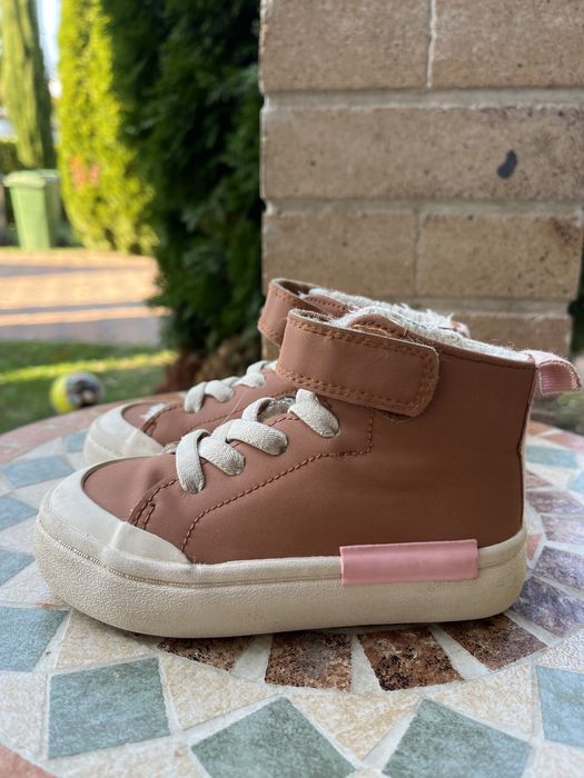Vând ghetute ci blanita H&M marimea 24