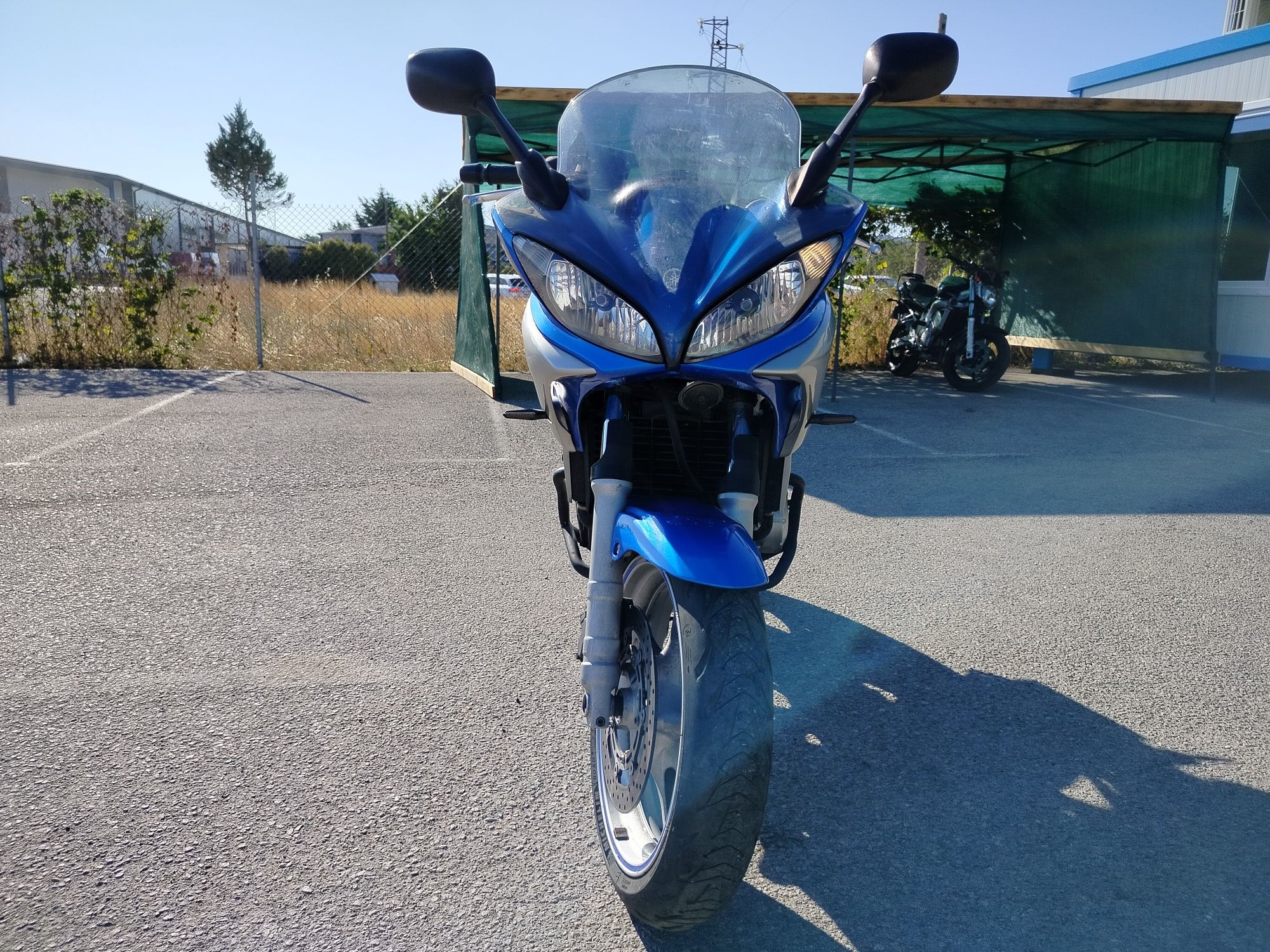 Продавам Yamaha Fazer 600