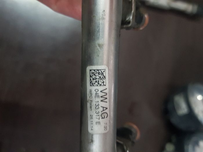Rampa cu injectoare gaz 1.4 TGI Skoda Octavia 3 CPW 04E133317E