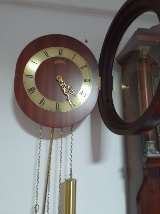 Vând ceas mecanic cu pendul