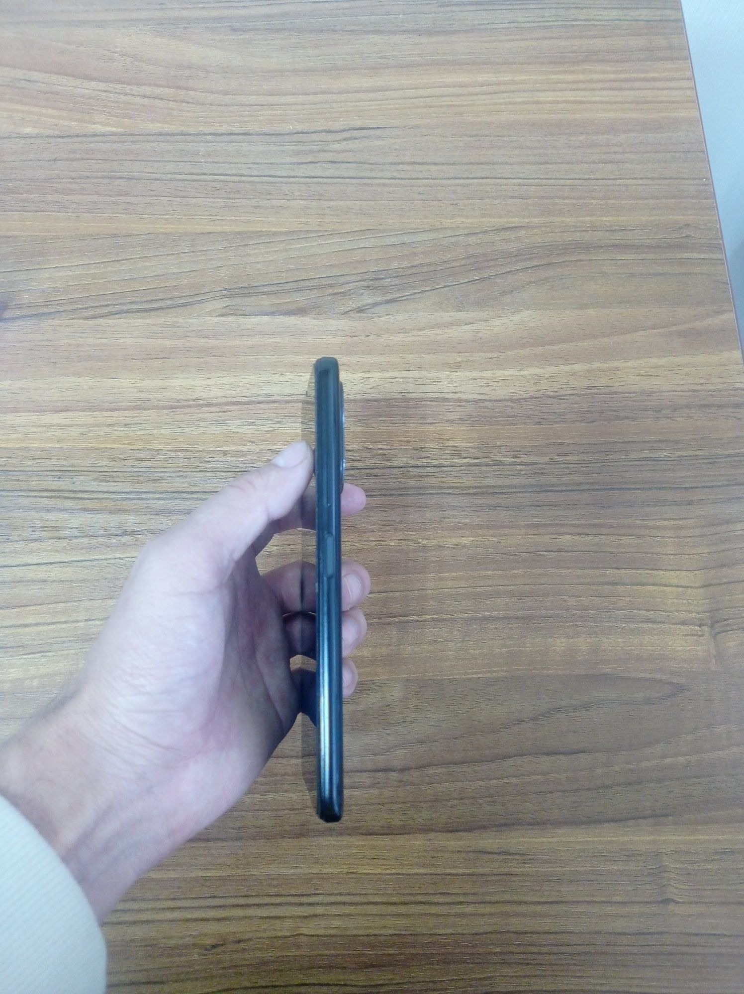 Huawei Y 70 nova 4/64 telefon sotiladi Ozgina kami bor