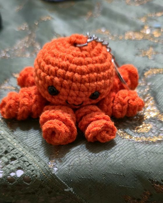 Ръчно плетени играчки и ключодържатели