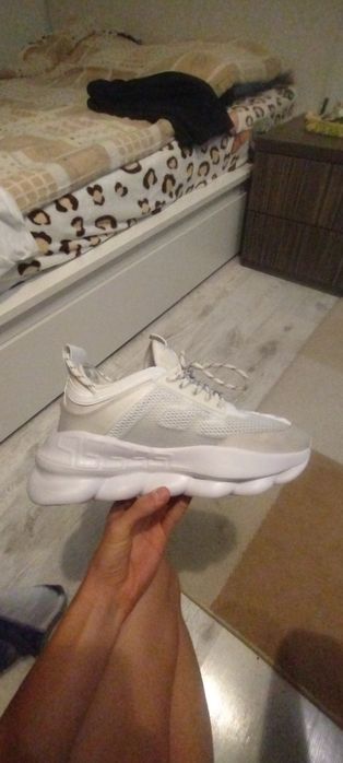 Versace chain reaction