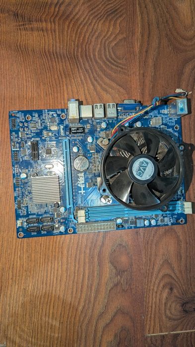 Материнская плата 1155 проц i3 2100+охлад для процессора