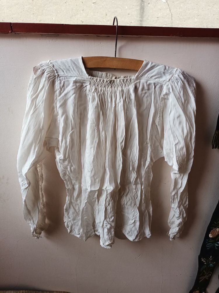 Costum popular săsesc