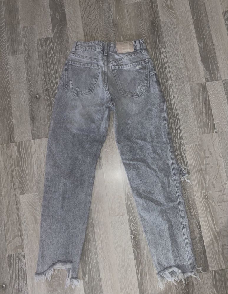 Blugi Rupti Denim Bershka