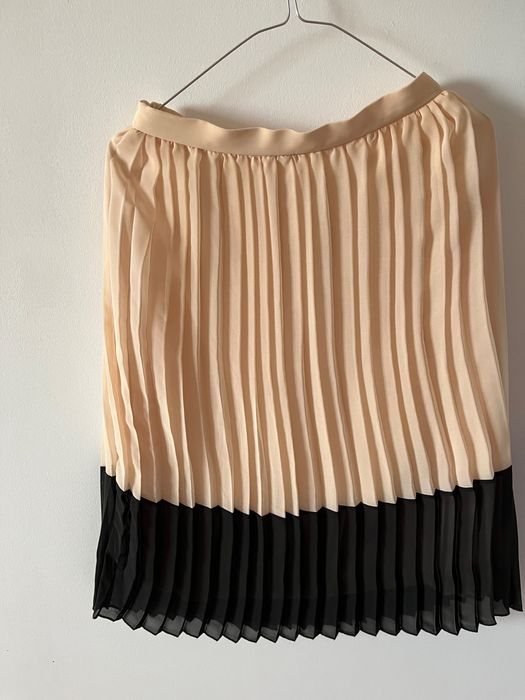 Fusta plisata bej si neagra, marime S