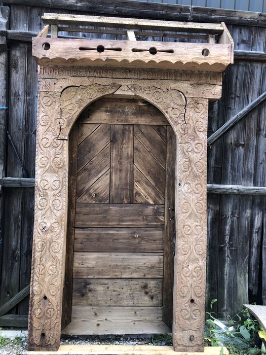 Poartă țărănească vechi