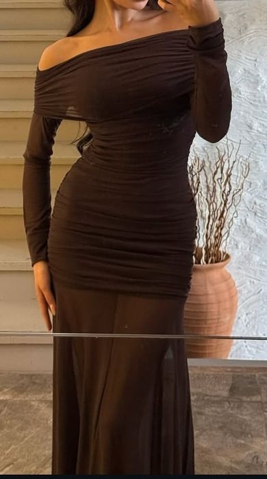 Платье коричневое шикарное