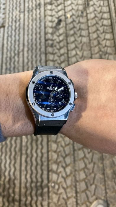 Продам часы Hublot