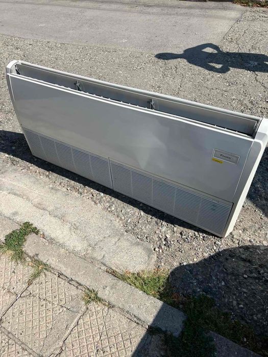 Продава се климатик дайкин RZQSG125L8V1B