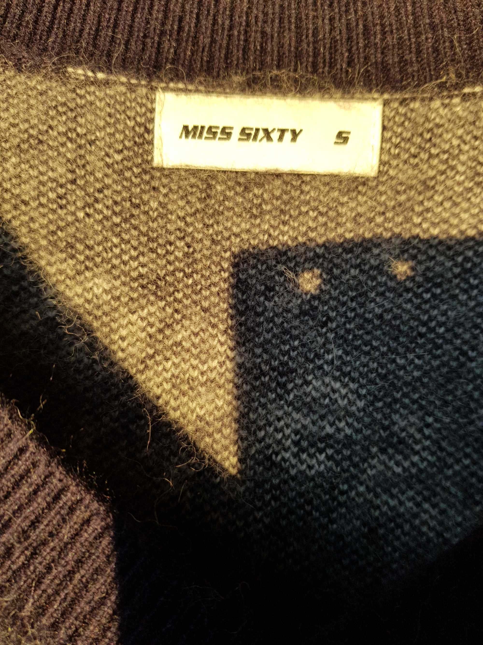 Продавам дамски марков пуловер MISS SIXTY
