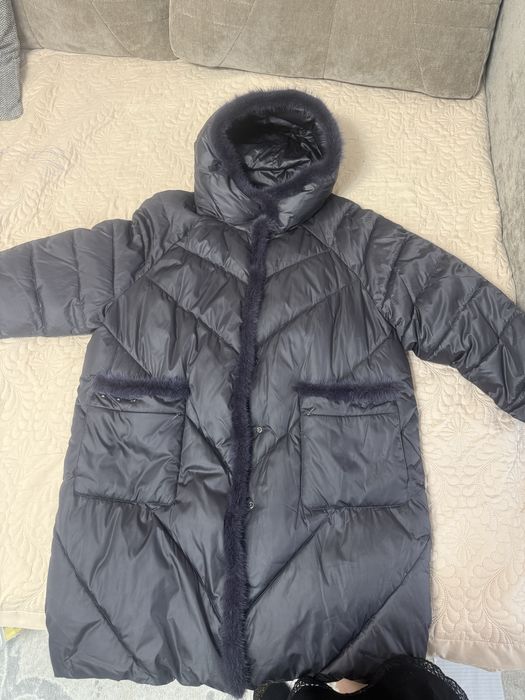 Продам женскую, зимнию куртку с мехом, размер 52-54