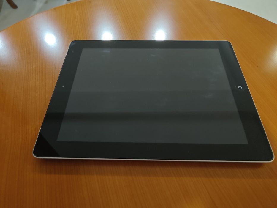 iPad Gen 2 - 64GB - Negru - Wi-Fi + Celular