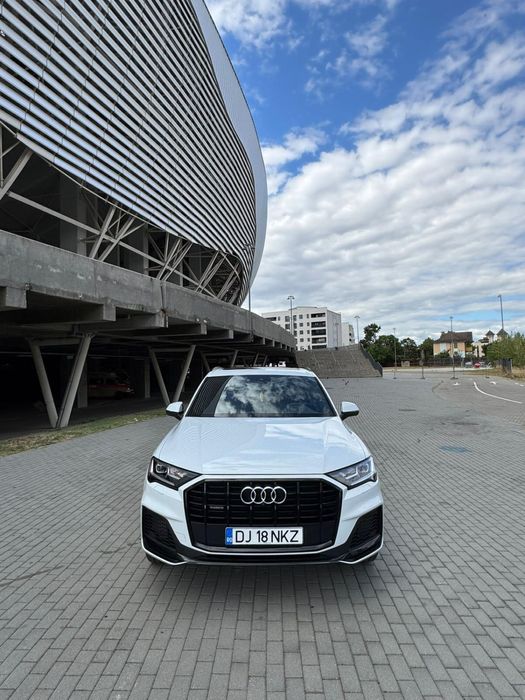 VarianteAuto +/- Audi Q7 Sline 55 TFSI Hibrid 340 CP -/ 7 locuri.