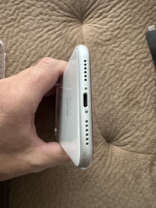 Iphone xr 64gb бял/white