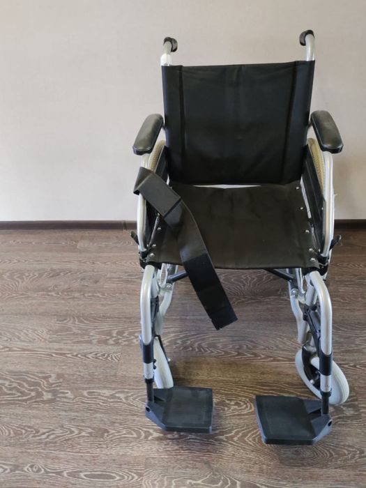 Продам!Инвалидная прогулочная коляска!