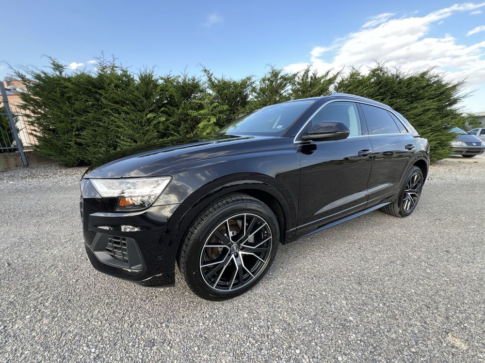 Audi Q8 55TFSI 340к.с *ПАНОРАМА*360*ДИСТРОНИК*