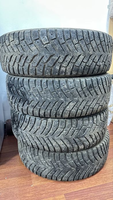 Зимние шины с шипами Toyo 225/65R17