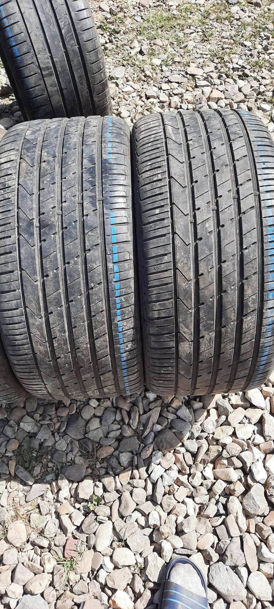 Anvelope 295 35 21 VARĂ 200 lei bc