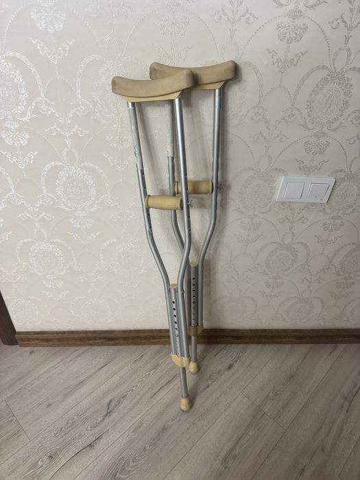 Продается костыль подростковый из алюминия