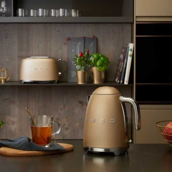 50's Style Термокана 1,7л. 2400W SMEG KLF03CREU