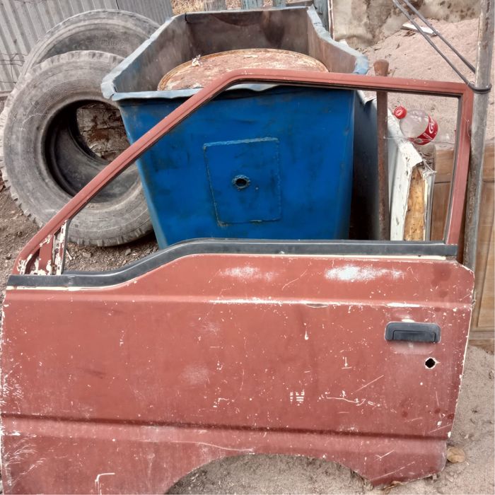 Дверь митсубими л300