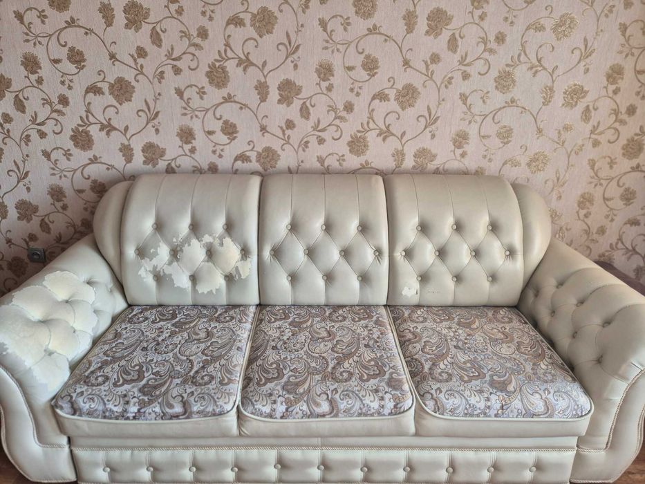 Продам диван + кресло. Самовывоз.