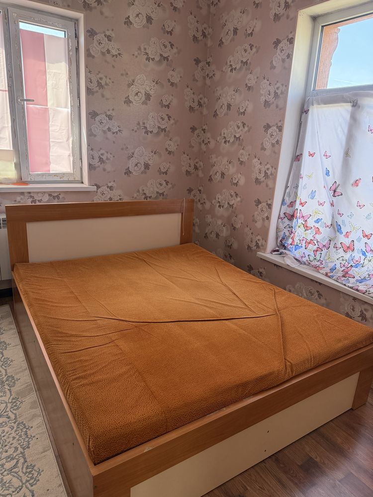 Шифоньер с дивоном и комодом