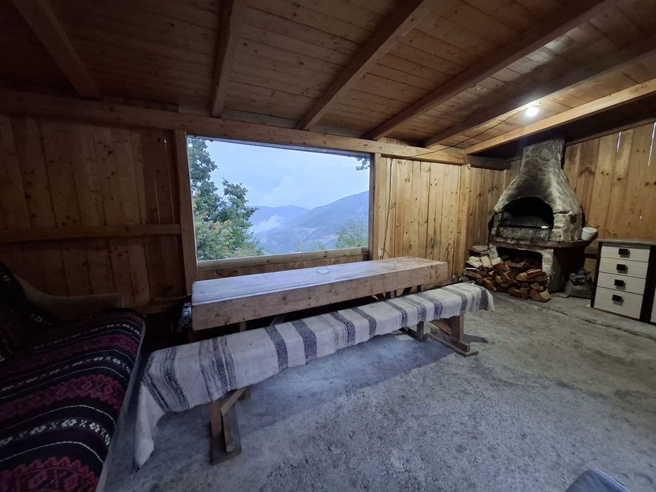 CABANA LAS PITICI :Cabană de inchiriat  la Muntele Rece la 30 km de Cl