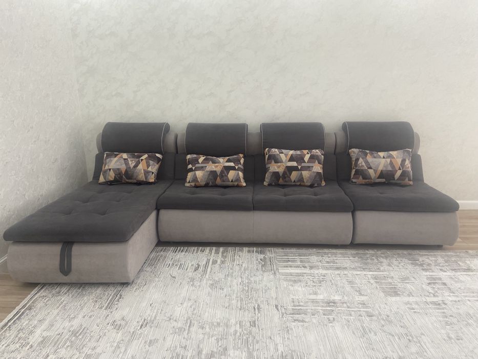 Продам диван в хорошым состояний