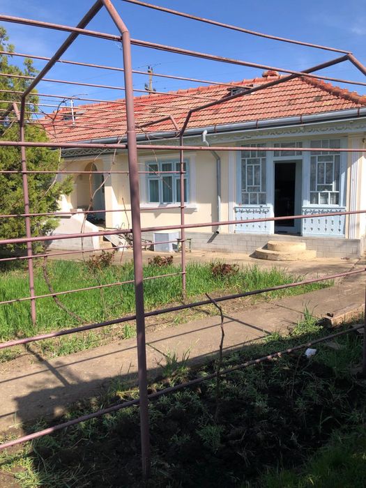 Vand teren intravilan 2000mp belcesti cu utilitati și acte la zi