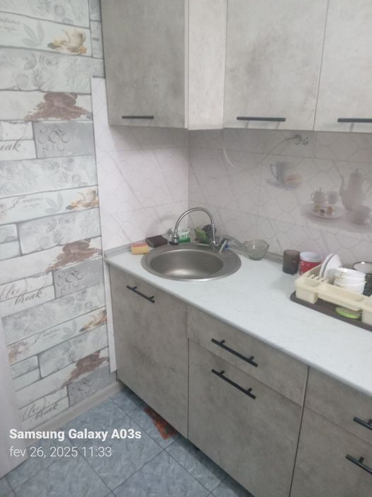 Ijarachi qizlarni qoyaman