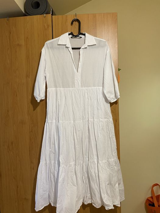 Zara рокля,на цветя или бяла