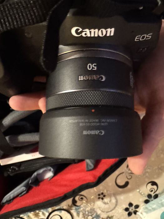 Canon EOS R8 + RF 50mm 1,8 +RF 35mm f1.8 +accesorii