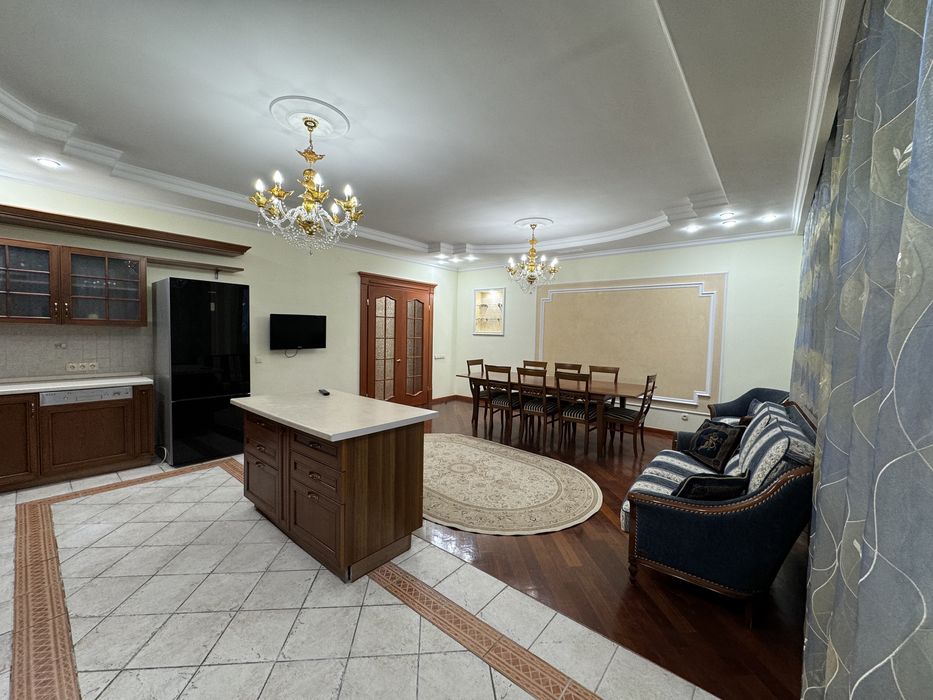 Сдам в аренду квартиру 220 кв.м., по Кабанбай батыра 2/7, ЖК Отырар