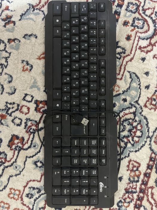 Продам клавиатуру