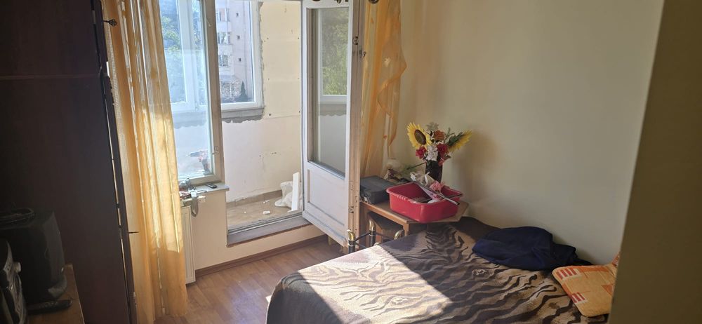 Închiriez apartament 3 cam rogerius