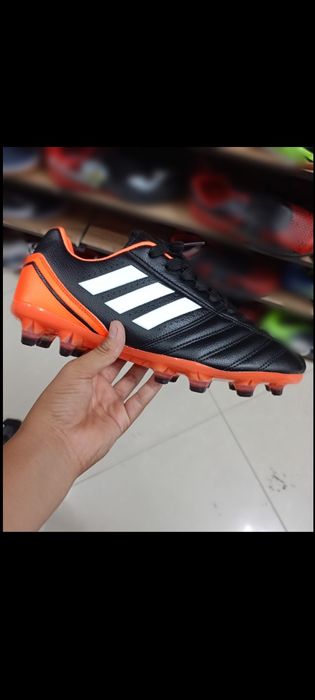 Бутсы Адидас размер 39 бу 7000тг