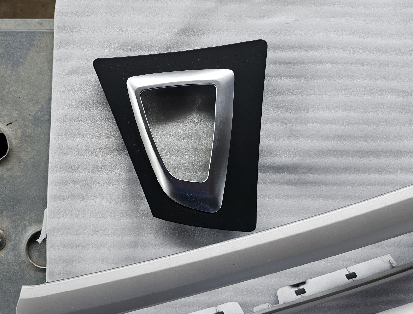 Интериорни лайстни бмв ф30 f30 f31 ф31 бмв bmw laistni