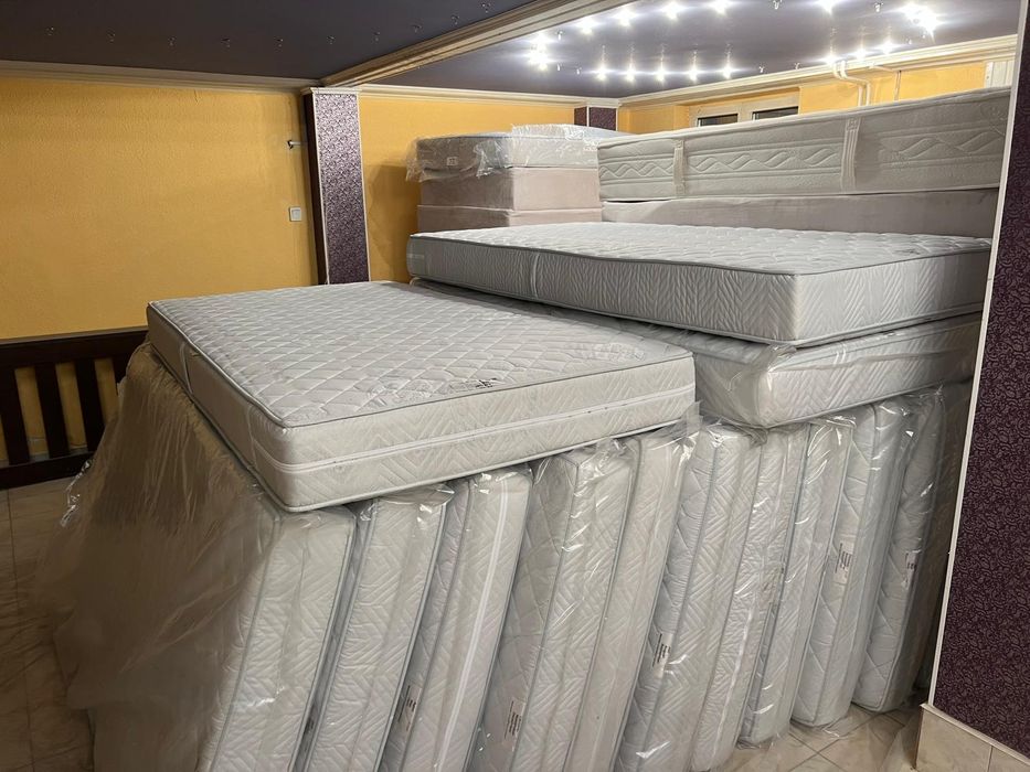 Paturi din catifea cu saltele profesionale