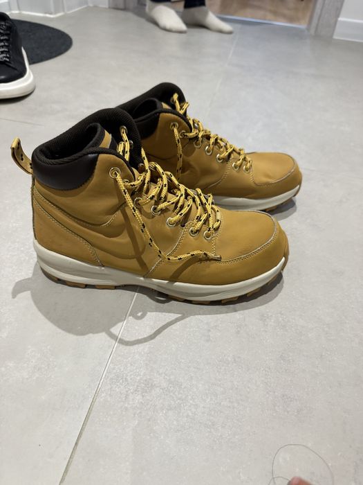 Зимни боти Nike Manoa Leather.