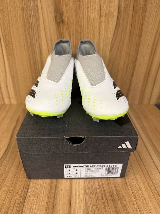 Страхотни бутонки  Adidas номер 37.1/3