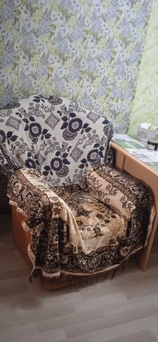 Продается  комп. столик
