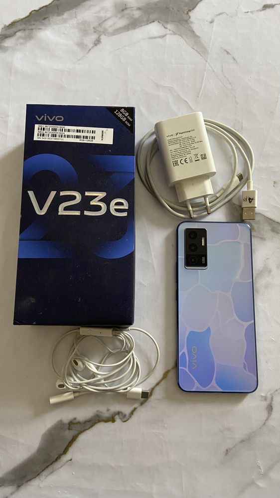 Продам телефон Vivo V23e