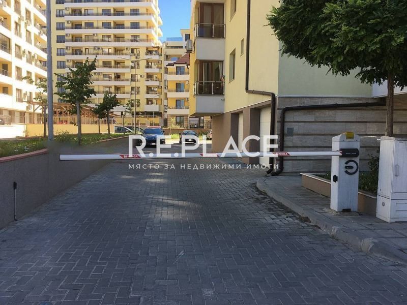 Дава се под наем Двустаен апартамент в Варна, Победа - 68 кв.м за 612 € - Снимка #11