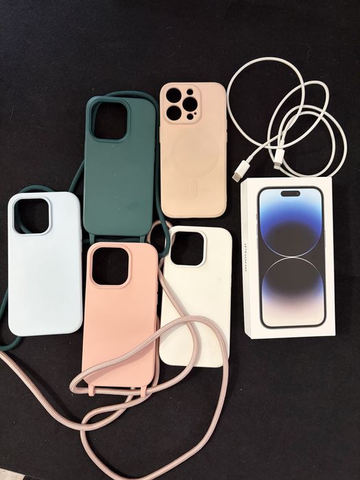 Vand iphone 14 pro, alb, 128 gb si 5 huse cu cutie si cablu origibale