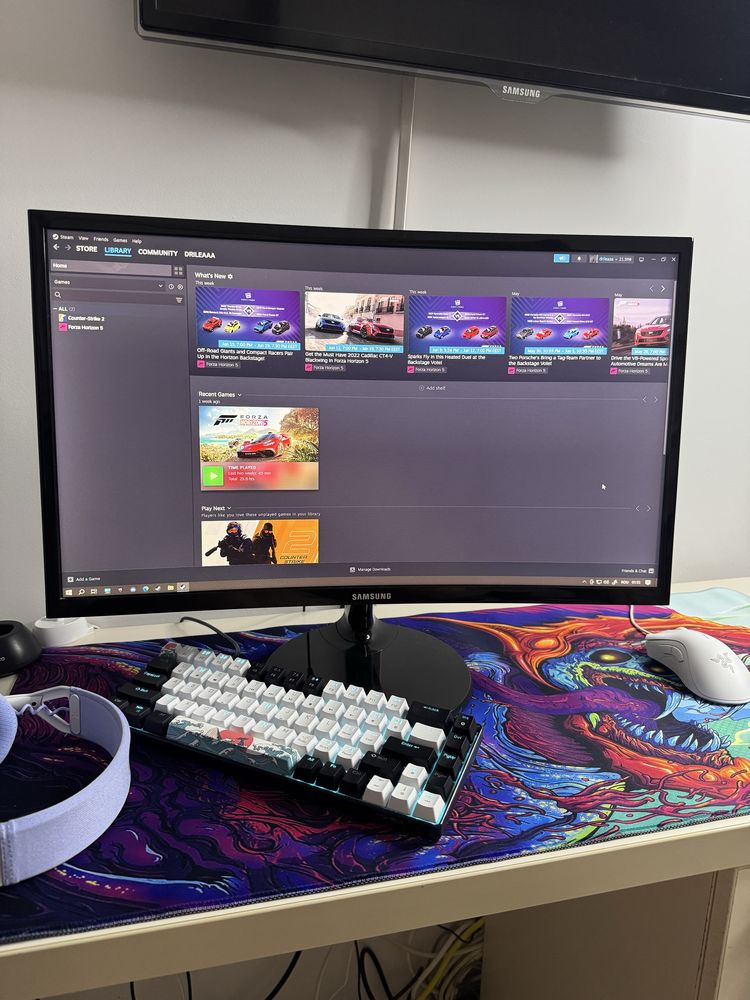 Monitor Samsung 24” curbat